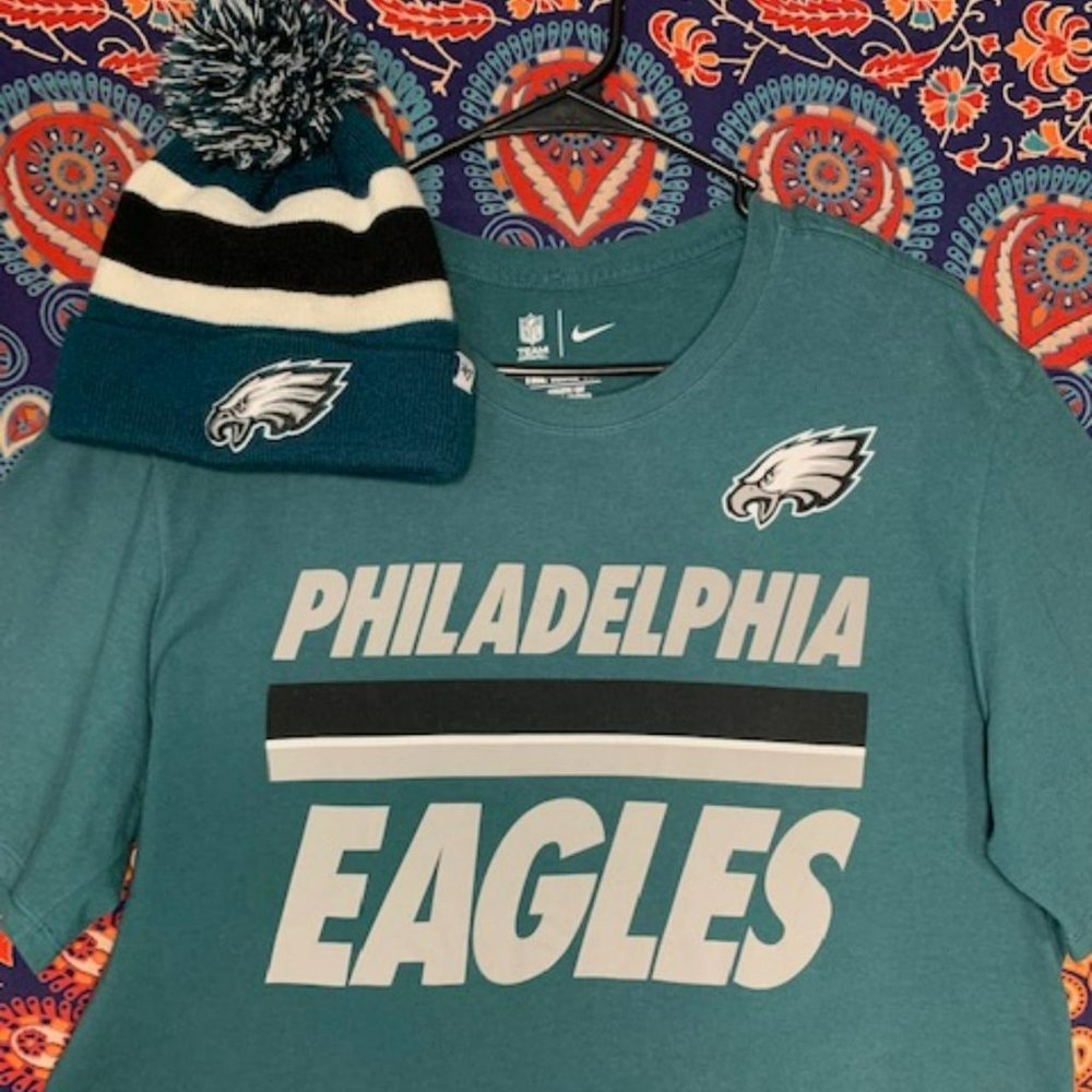 Philadelphia Eagles Nike Tee With Eagle Beanie Size XL